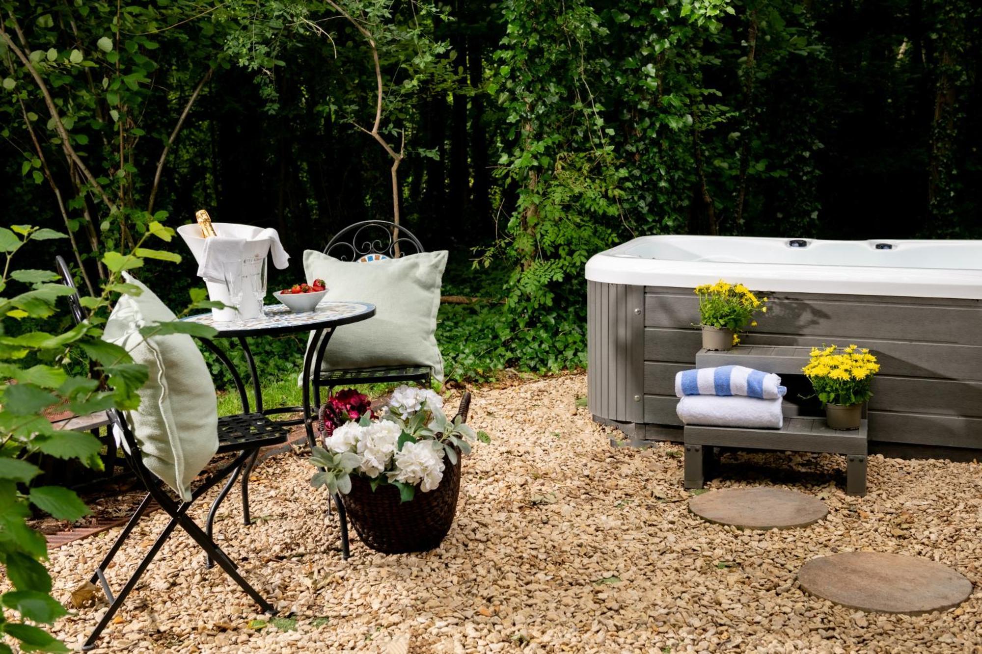 Honeycombe - Treehouse In The Heart Of Dorset Blandford Forum Exterior foto