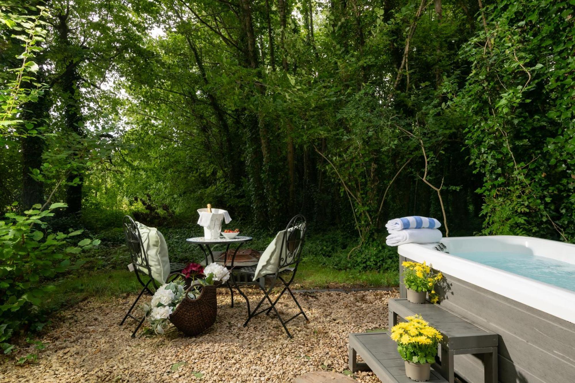 Honeycombe - Treehouse In The Heart Of Dorset Blandford Forum Exterior foto